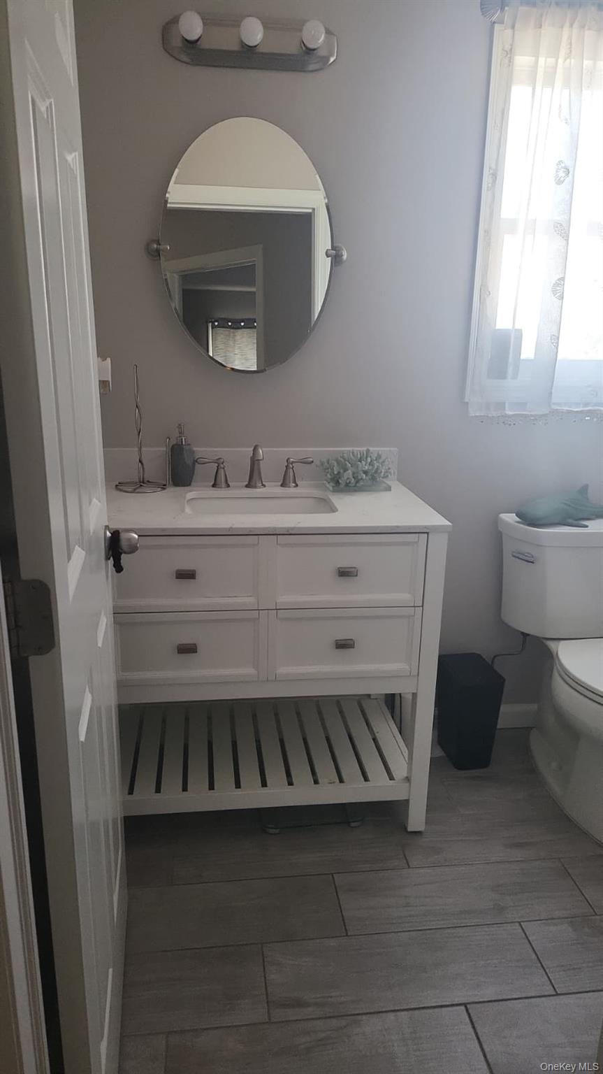 70 W 8th Street, Ronkonkoma, NY 11779