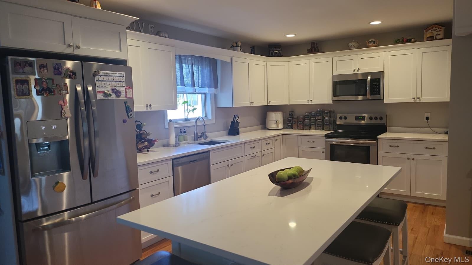 70 W 8th Street, Ronkonkoma, NY 11779