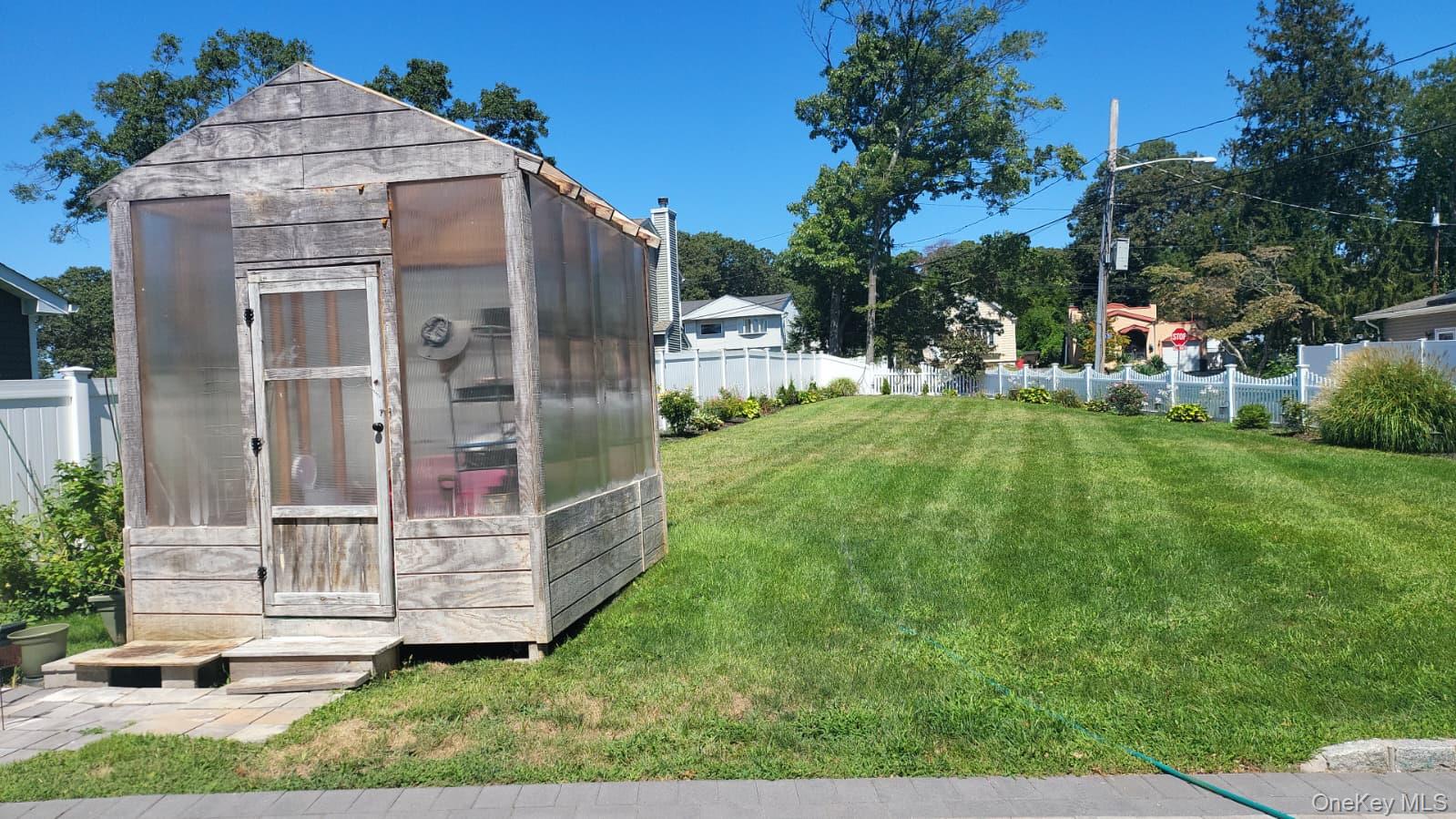 70 W 8th Street, Ronkonkoma, NY 11779