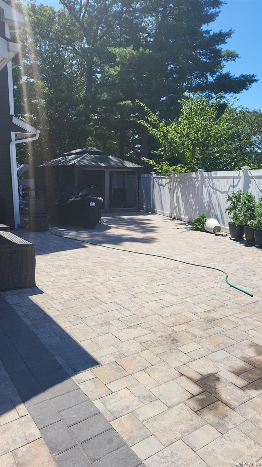 70 W 8th Street, Ronkonkoma, NY 11779