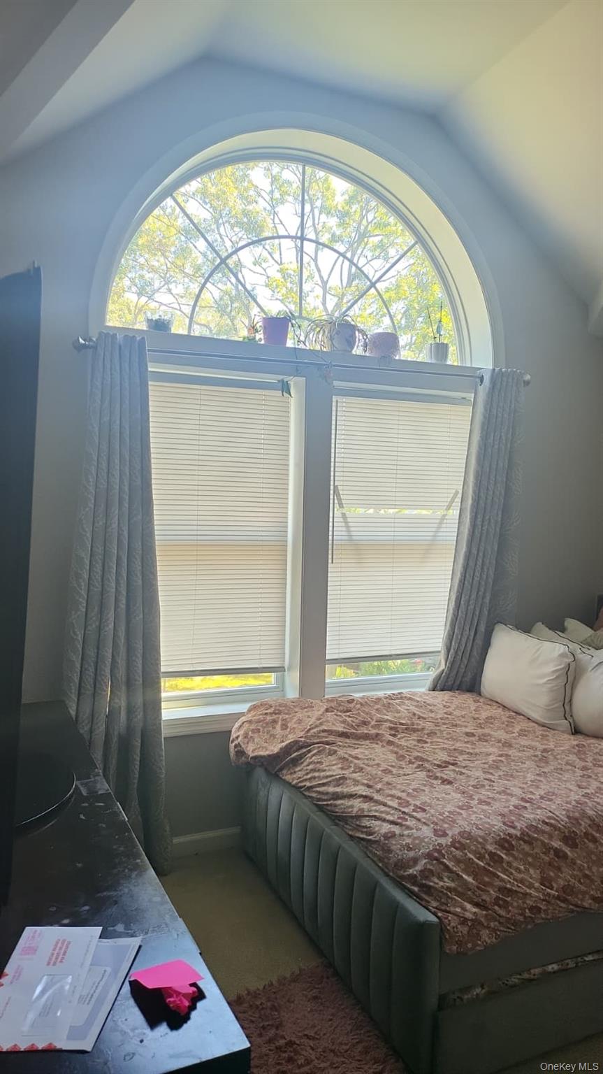 70 W 8th Street, Ronkonkoma, NY 11779