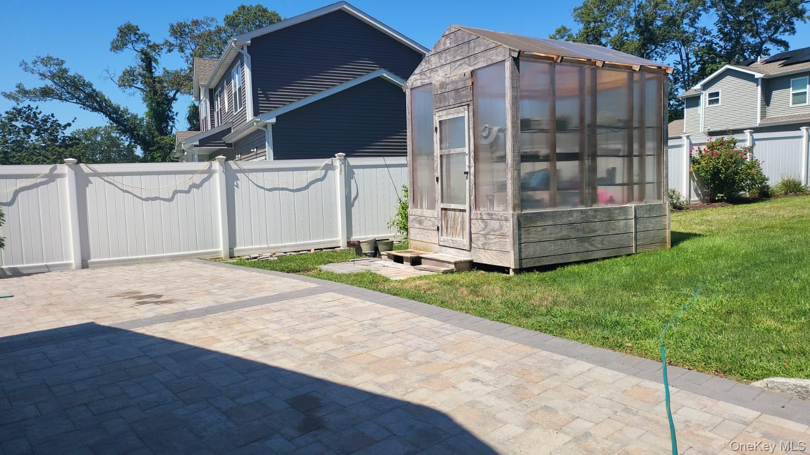 70 W 8th Street, Ronkonkoma, NY 11779