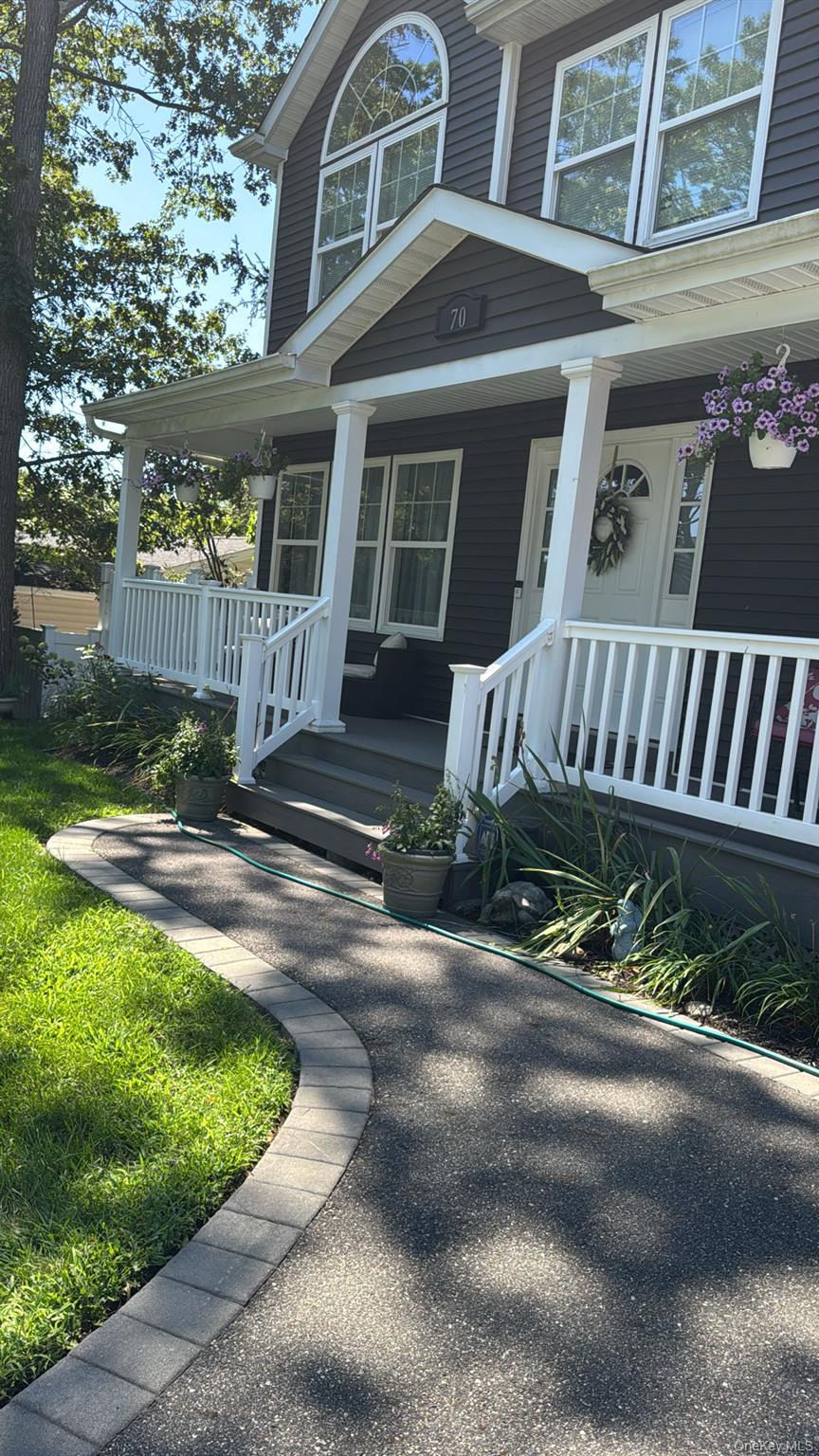 70 W 8th Street, Ronkonkoma, NY 11779