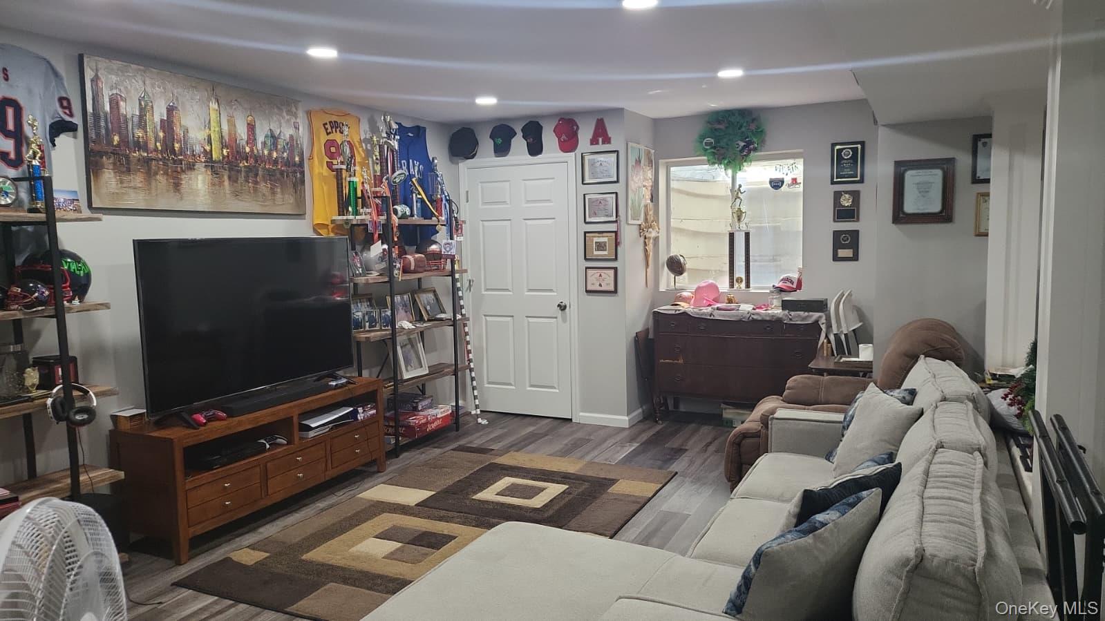 70 W 8th Street, Ronkonkoma, NY 11779