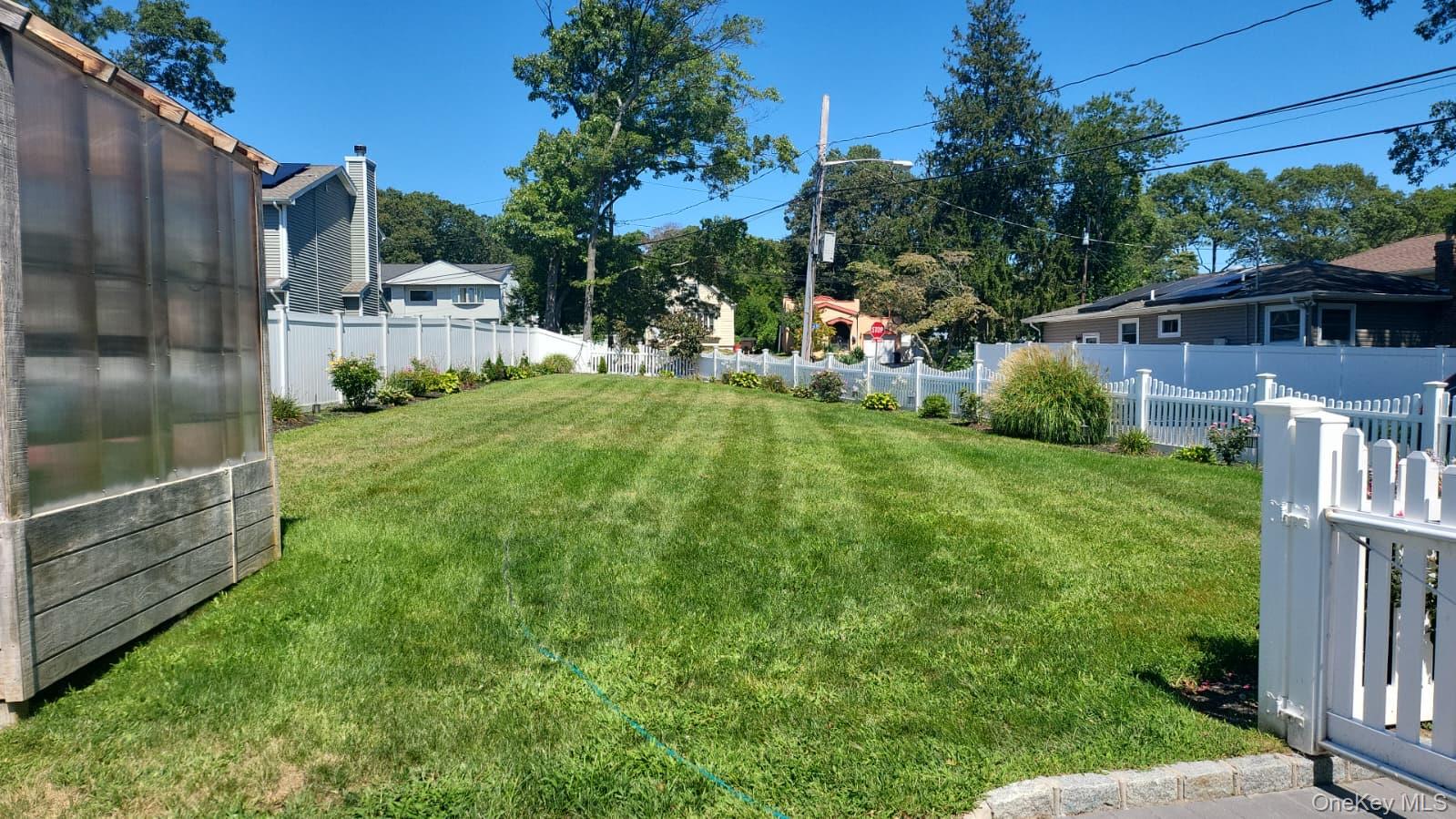 70 W 8th Street, Ronkonkoma, NY 11779