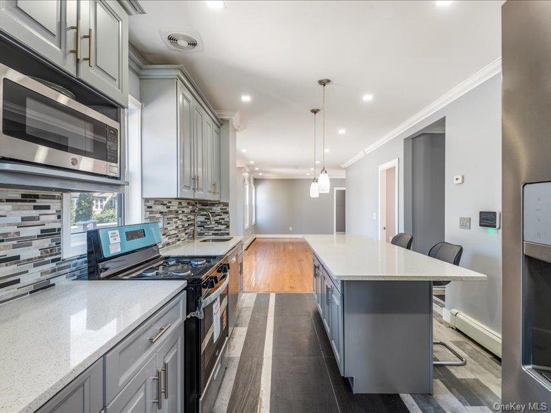 176-27 NW Sunbury Road, Jamaica, NY 11434