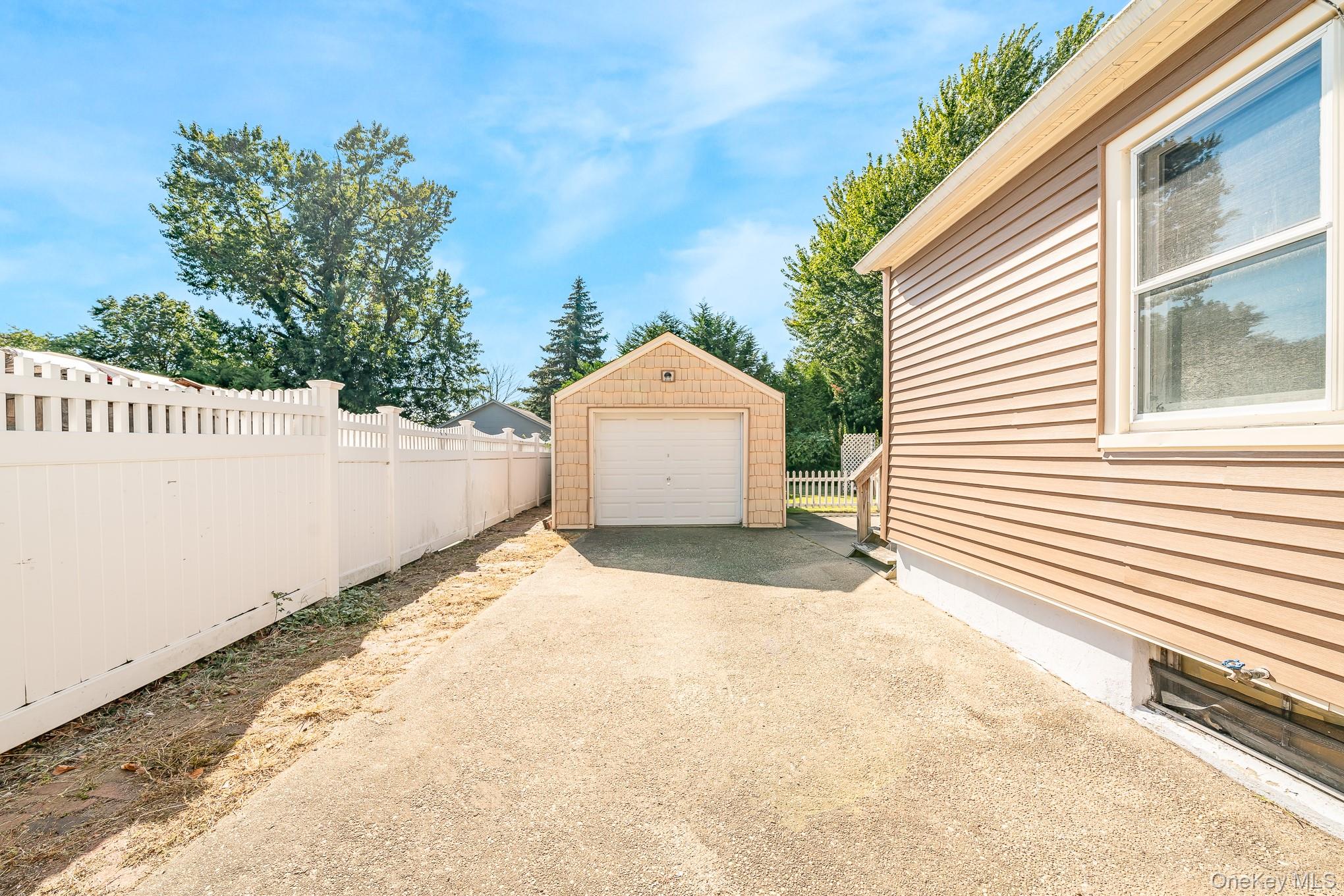 306 Park Avenue, Freeport, NY 11520