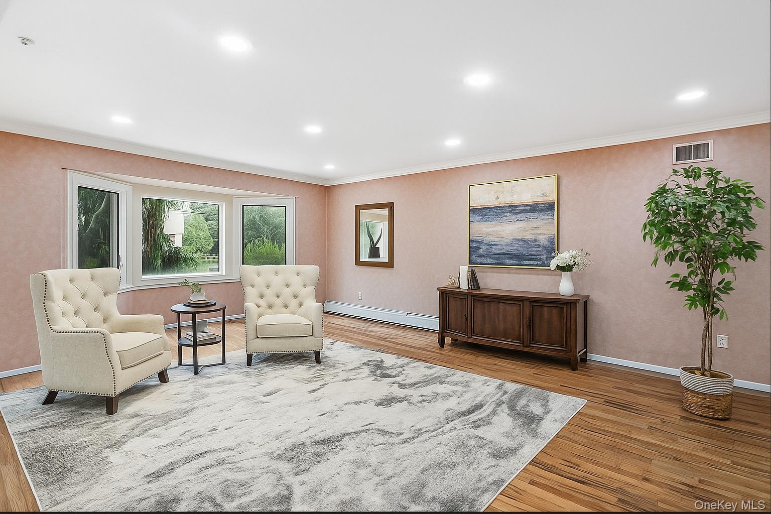 418 Old Courthouse Rd, Manhasset Hills, NY 11040