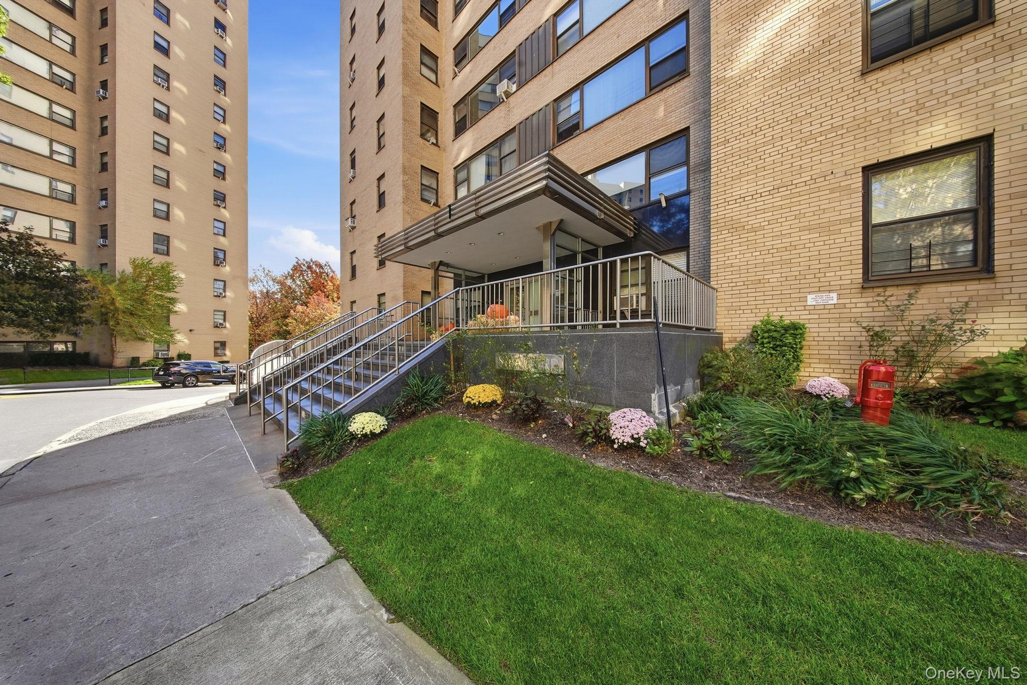 1 Fordham Hill Oval # 1E, Bronx, NY 10468