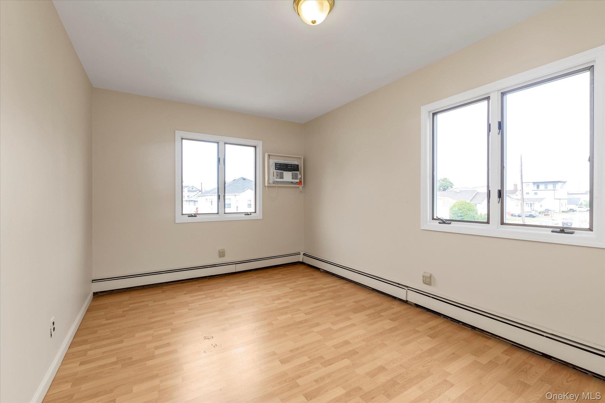 41 Newport Road, Island Park, NY 11558