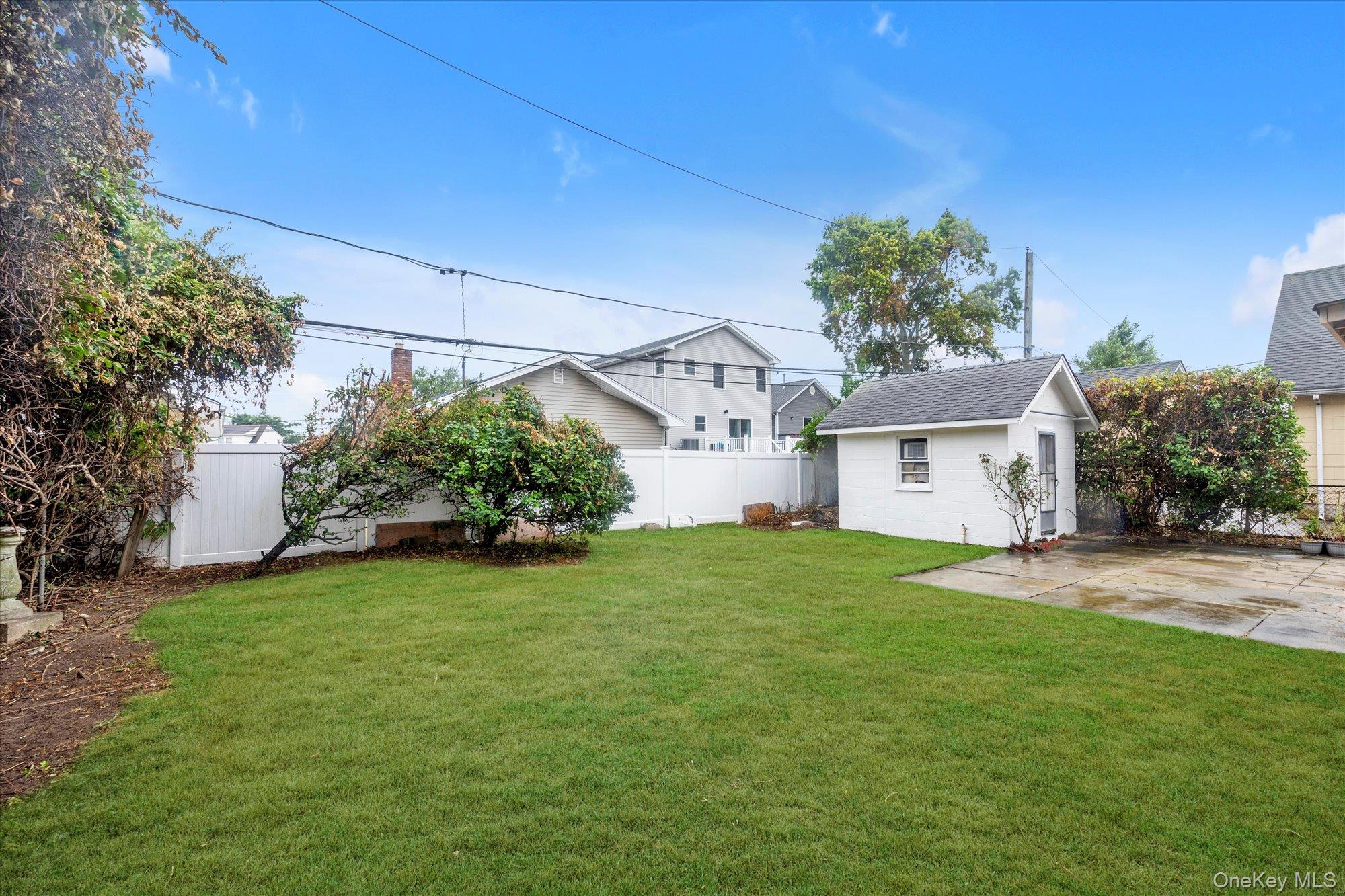 41 Newport Road, Island Park, NY 11558