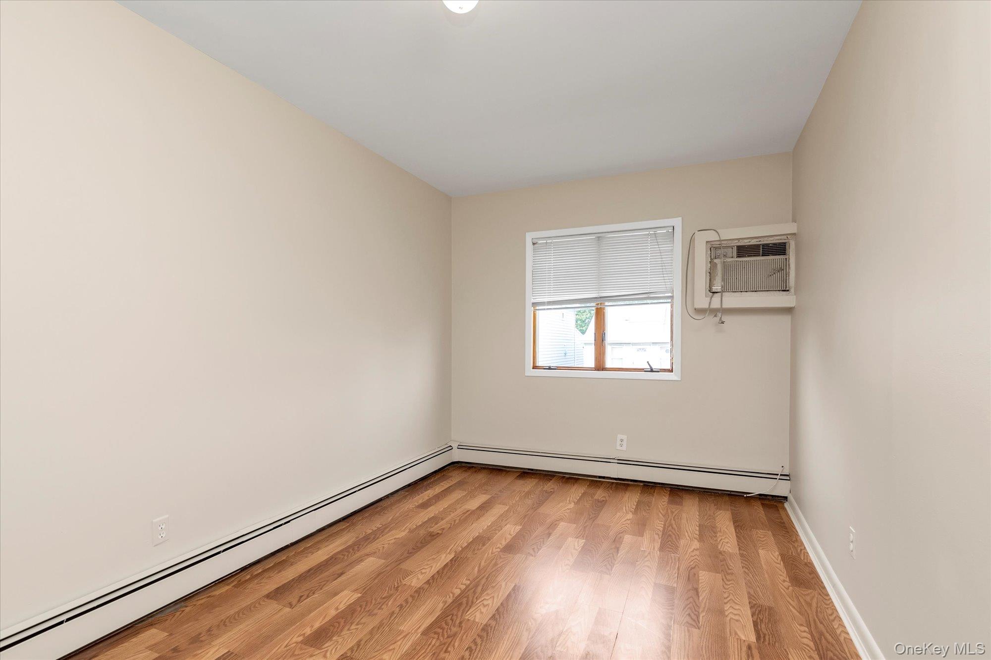 41 Newport Road, Island Park, NY 11558