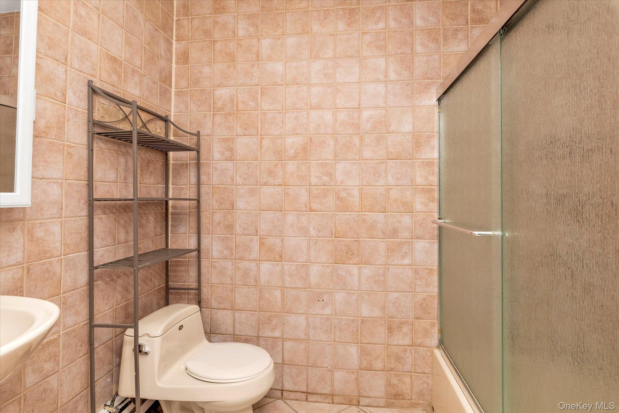 41 Newport Road, Island Park, NY 11558