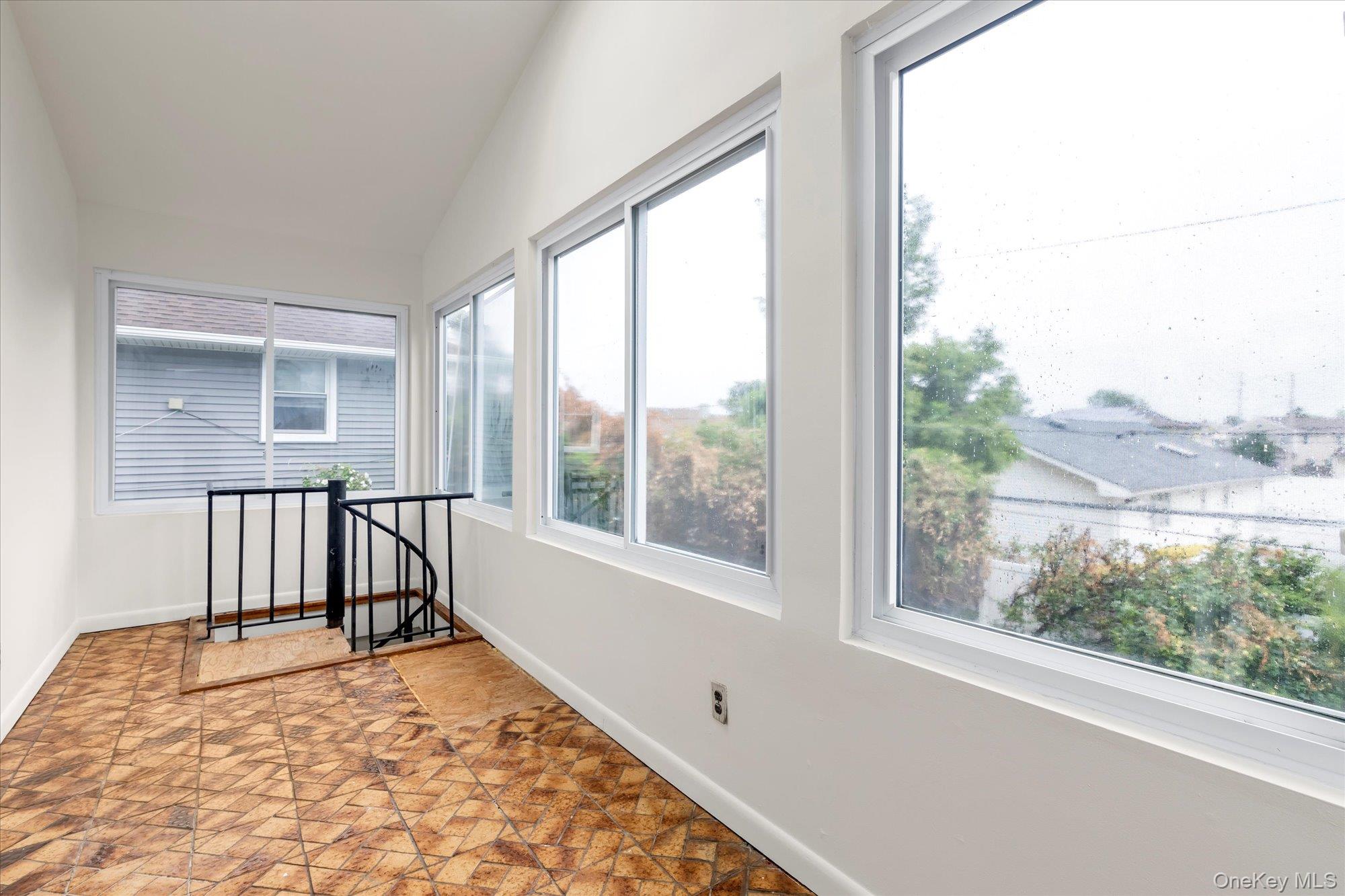 41 Newport Road, Island Park, NY 11558