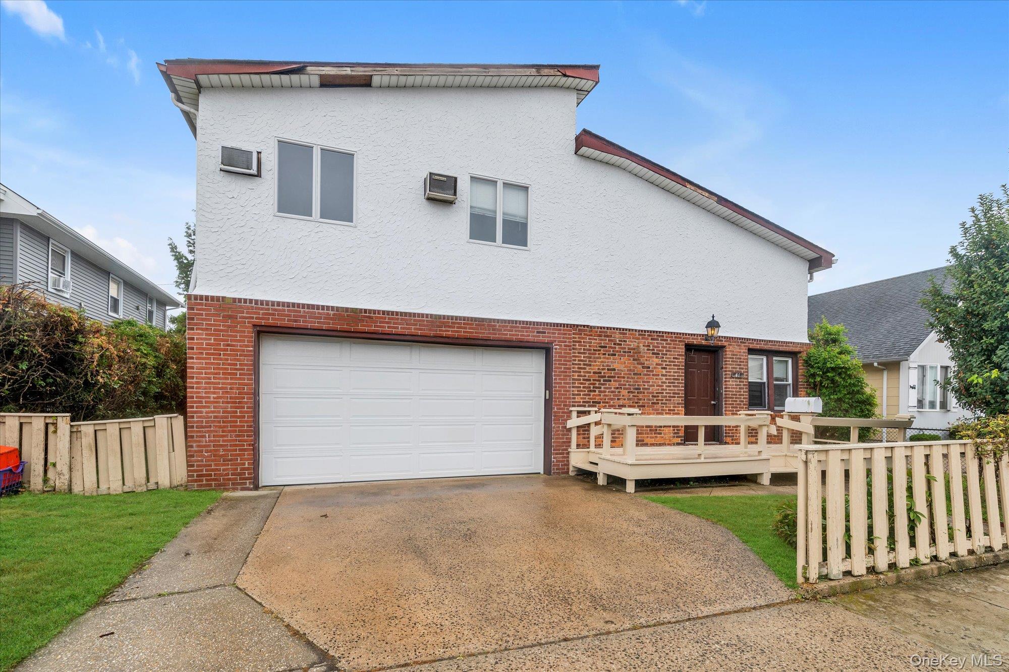 41 Newport Road, Island Park, NY 11558