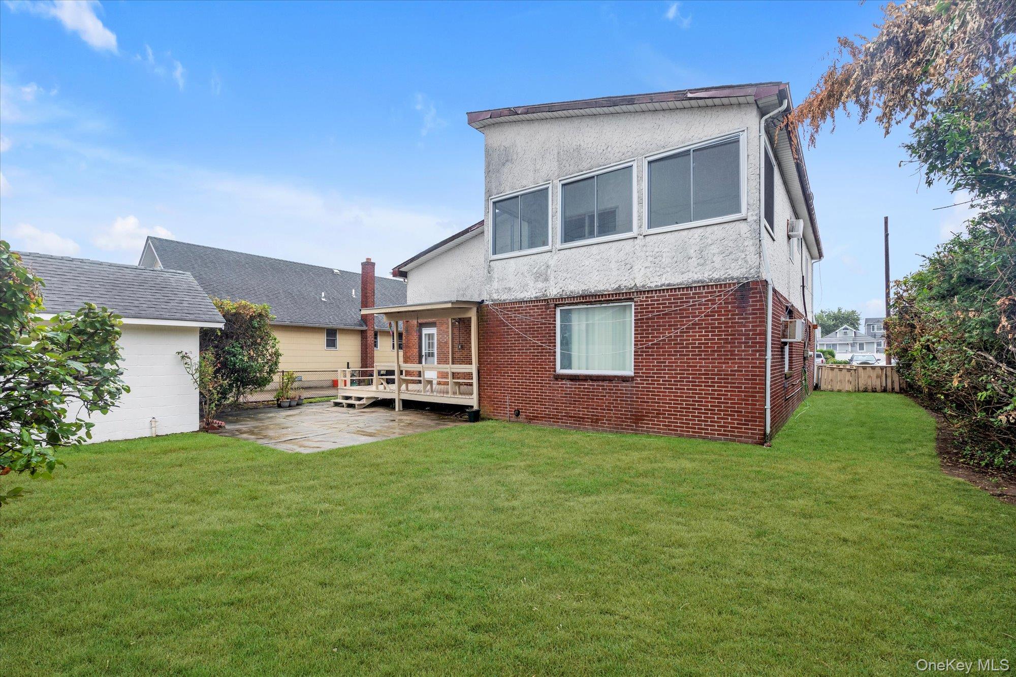 41 Newport Road, Island Park, NY 11558