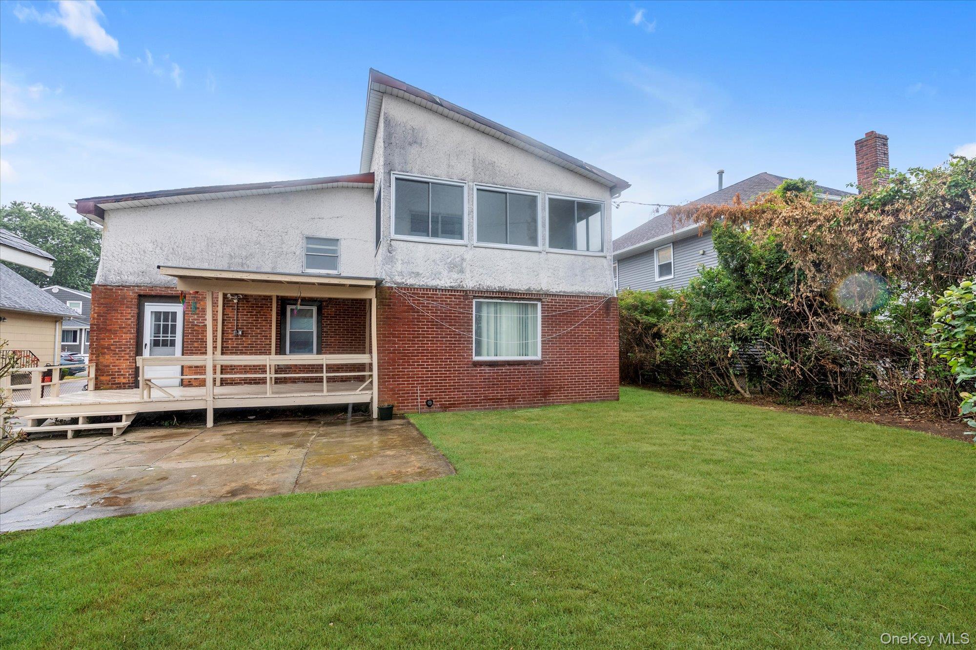 41 Newport Road, Island Park, NY 11558