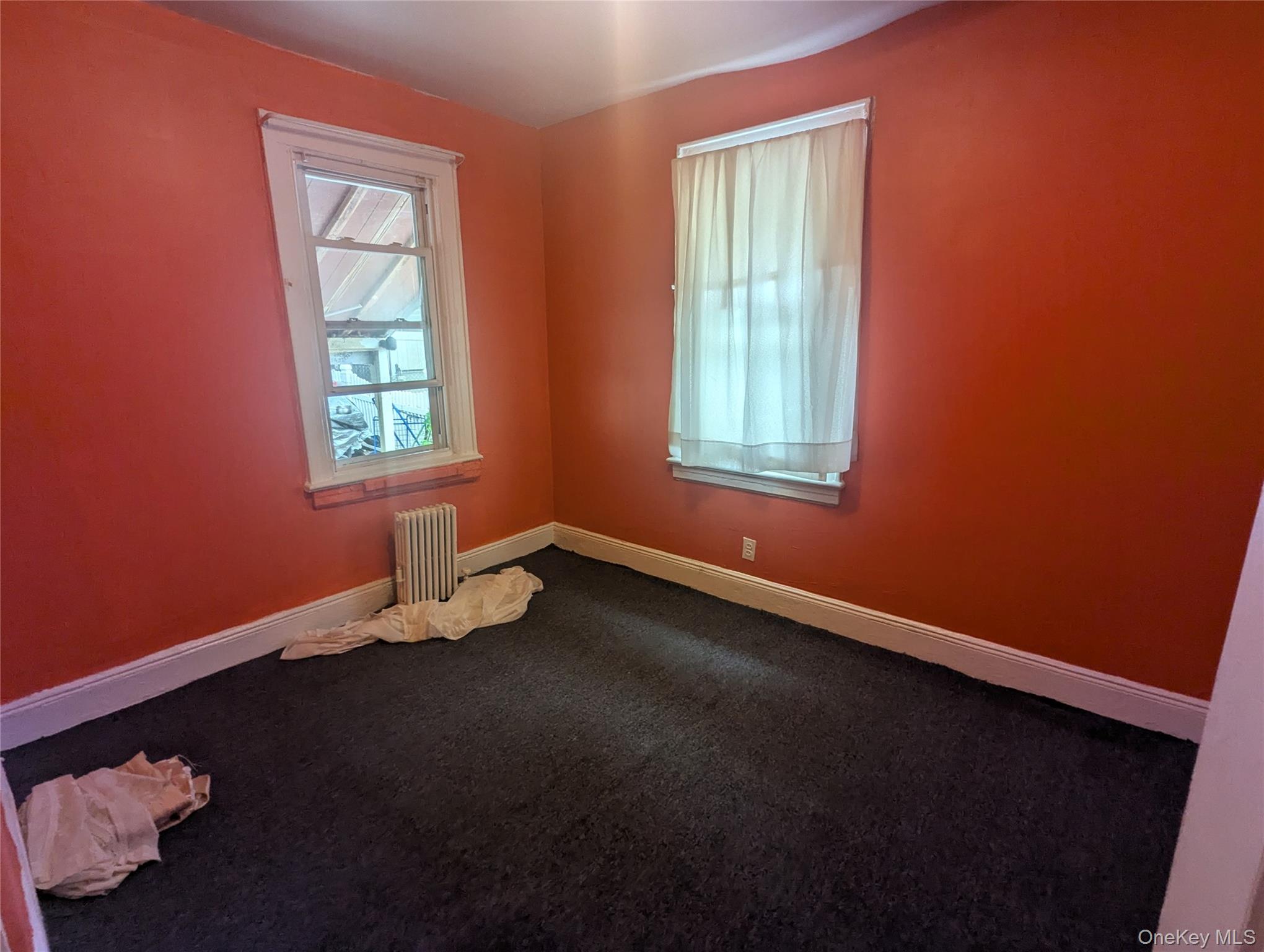 27 Hoff Court, Hempstead, NY 11550