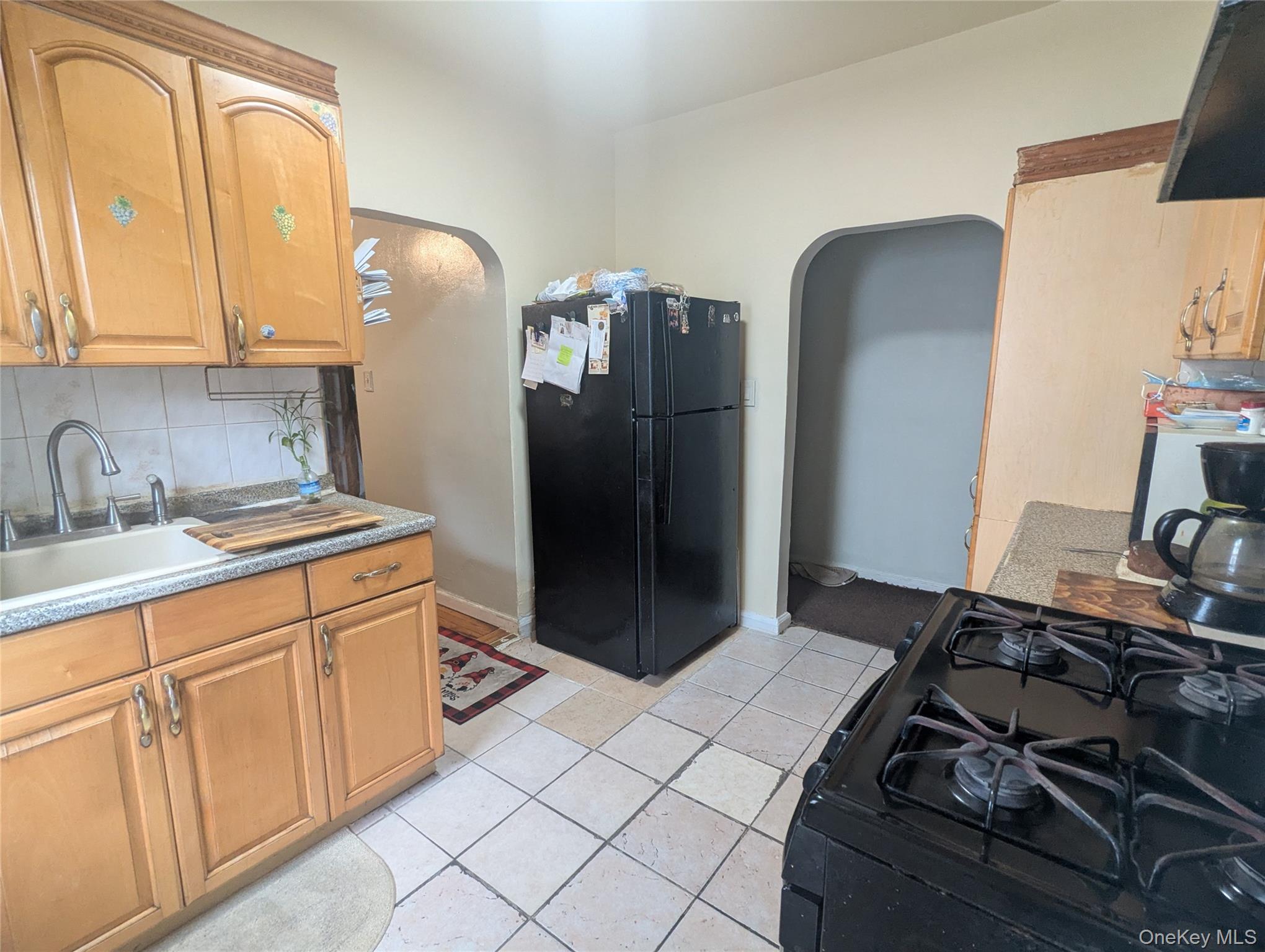 27 Hoff Court, Hempstead, NY 11550