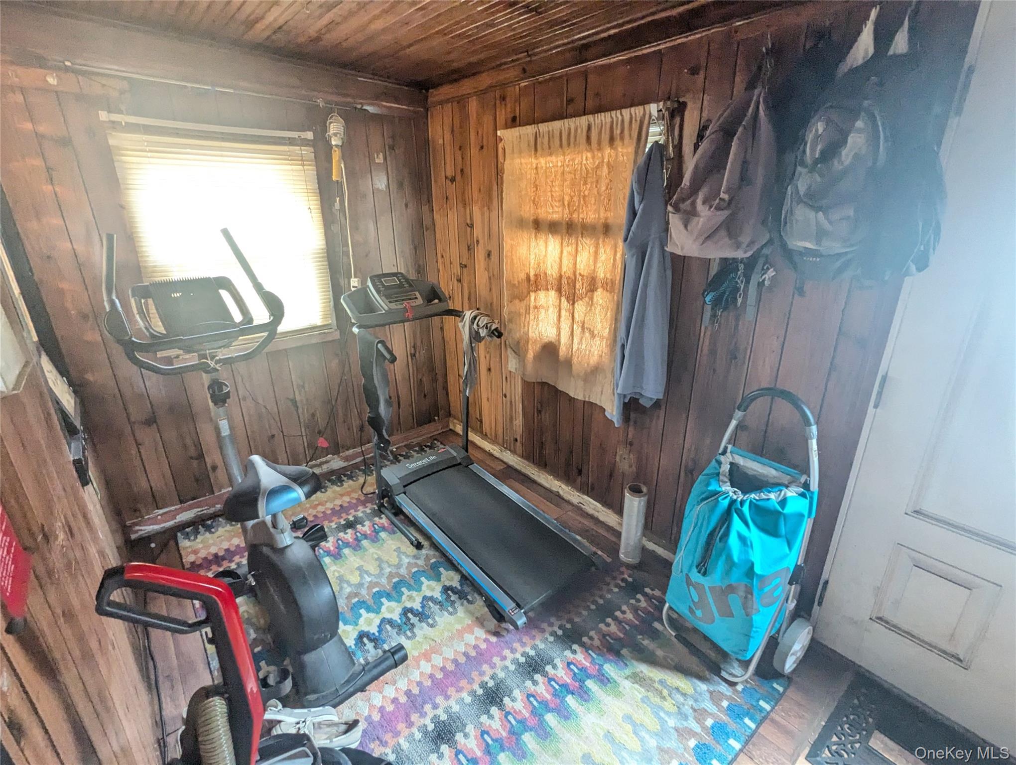 27 Hoff Court, Hempstead, NY 11550