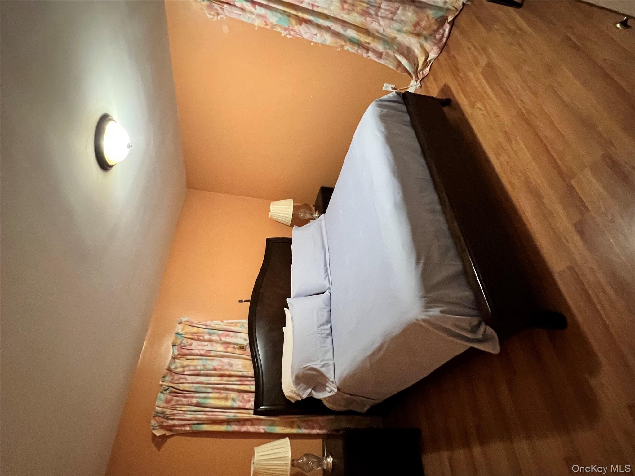 121 E Pennywood Avenue, Roosevelt, NY 11575