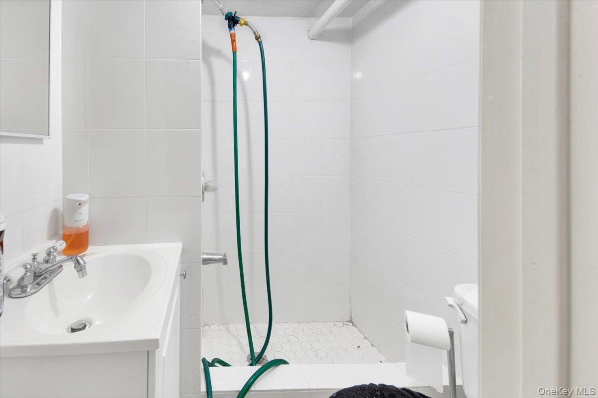 764 E 230th Street, Bronx, NY 10466