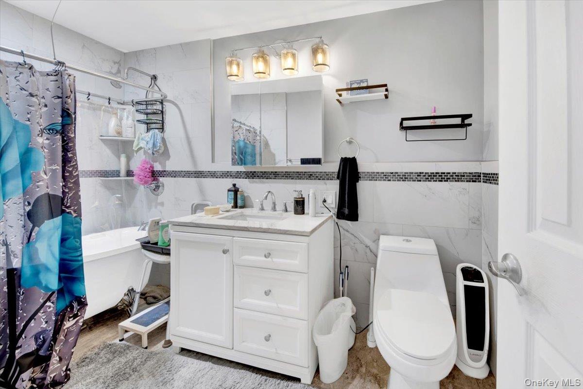 764 E 230th Street, Bronx, NY 10466