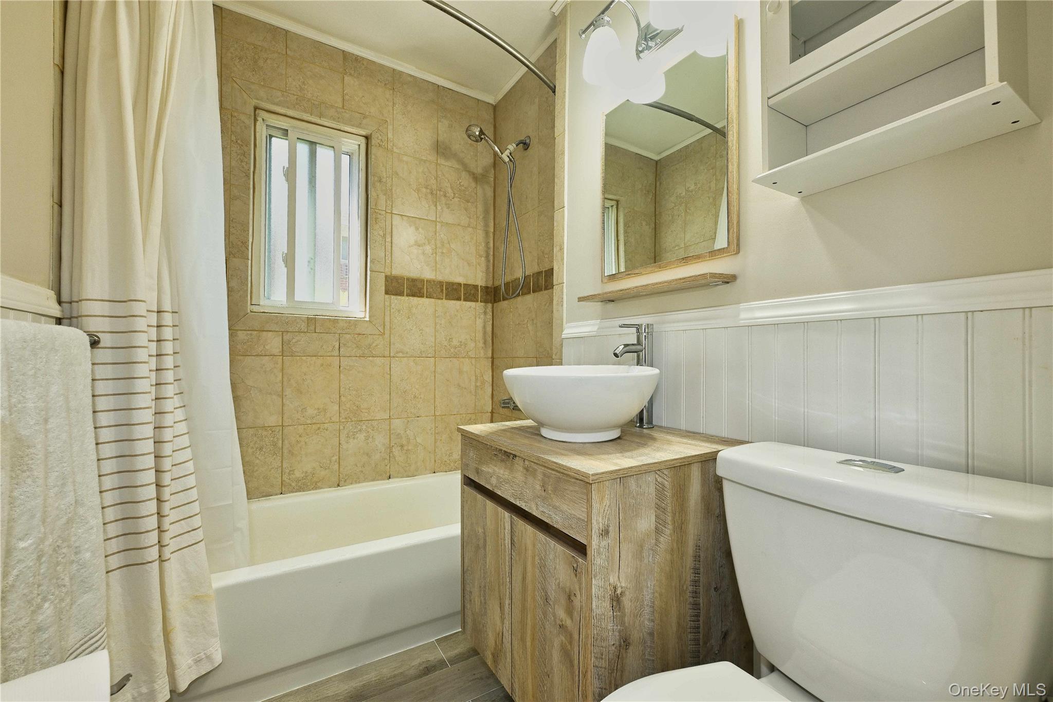 192 Edmunton Dr # D1, North Babylon, NY 11703