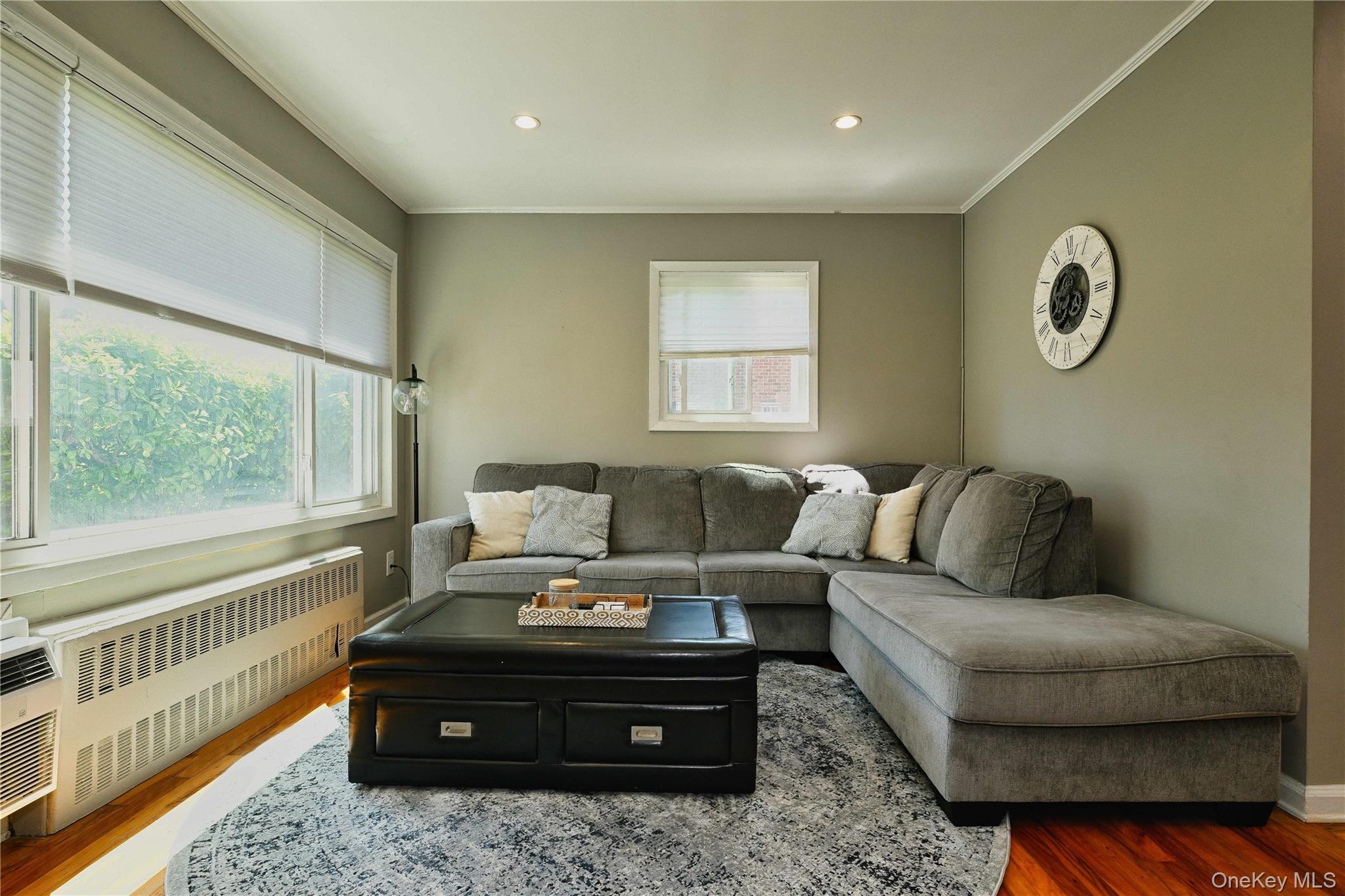 192 Edmunton Dr # D1, North Babylon, NY 11703