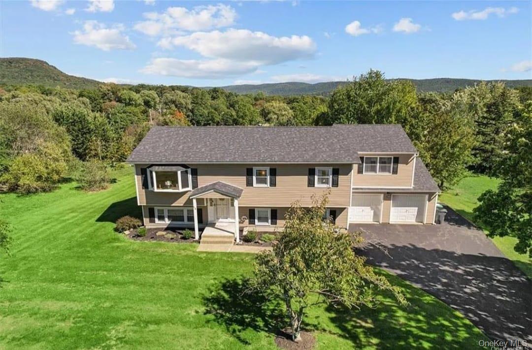 13 Regina Drive, Highland Mills, NY 10930