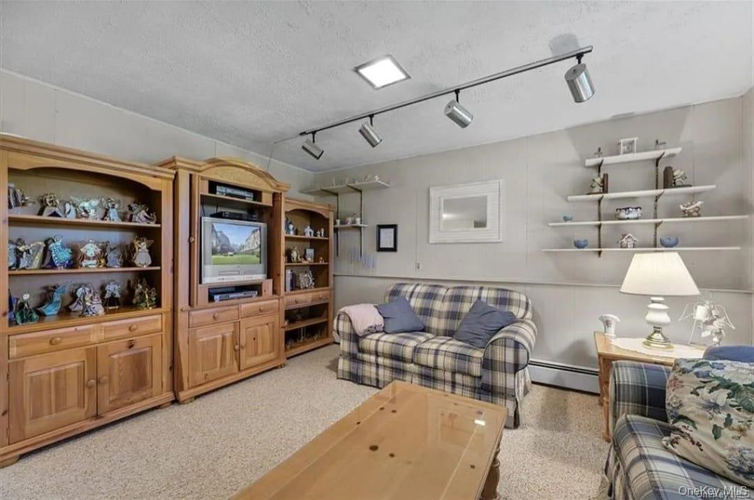 13 Regina Drive, Highland Mills, NY 10930