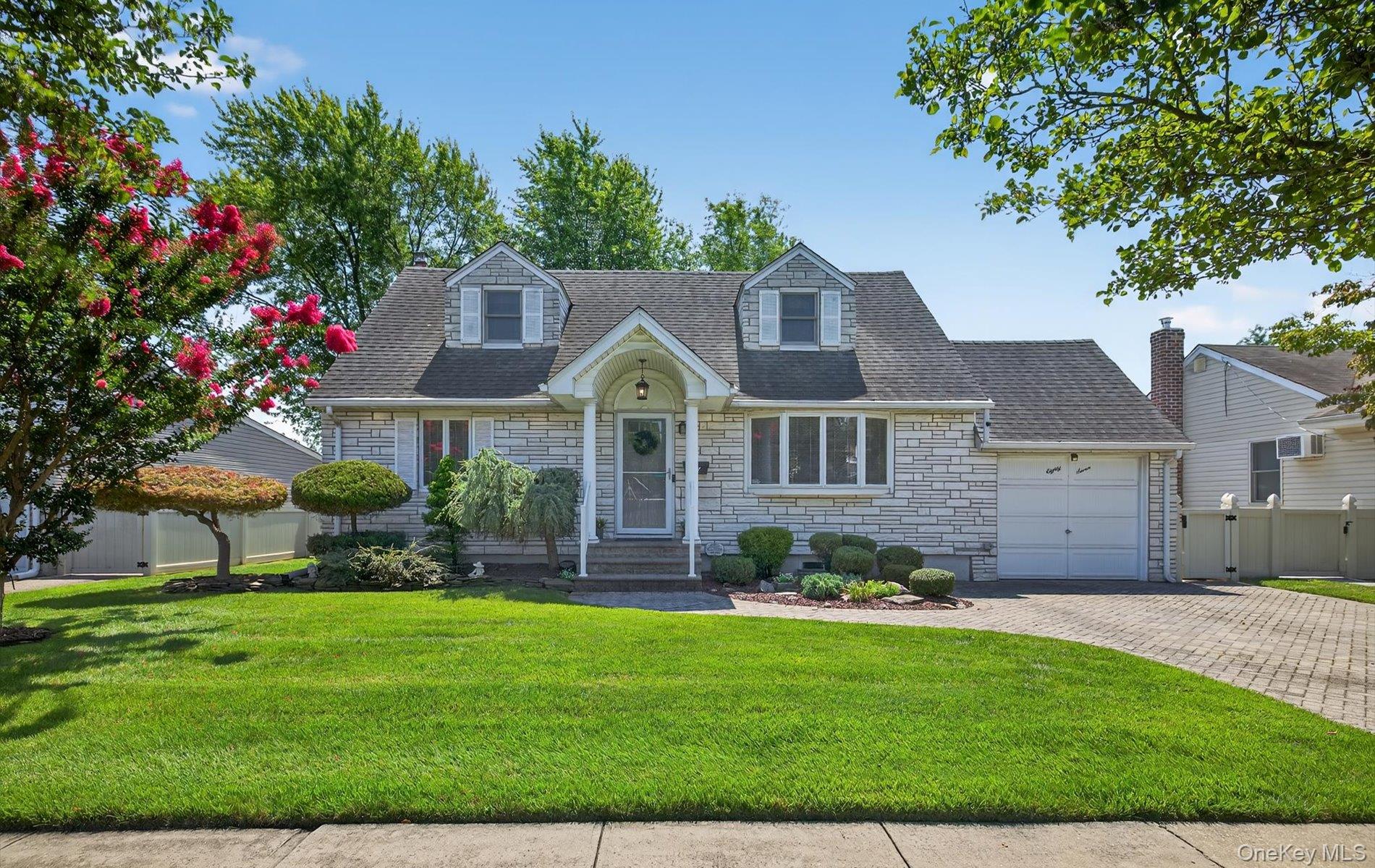 87 Brenner Avenue, Bethpage, NY 11714