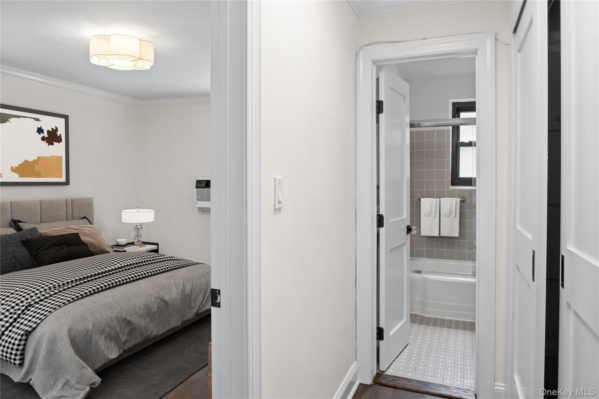 6 West Mill Drive # 1A, Great Neck, NY 11021