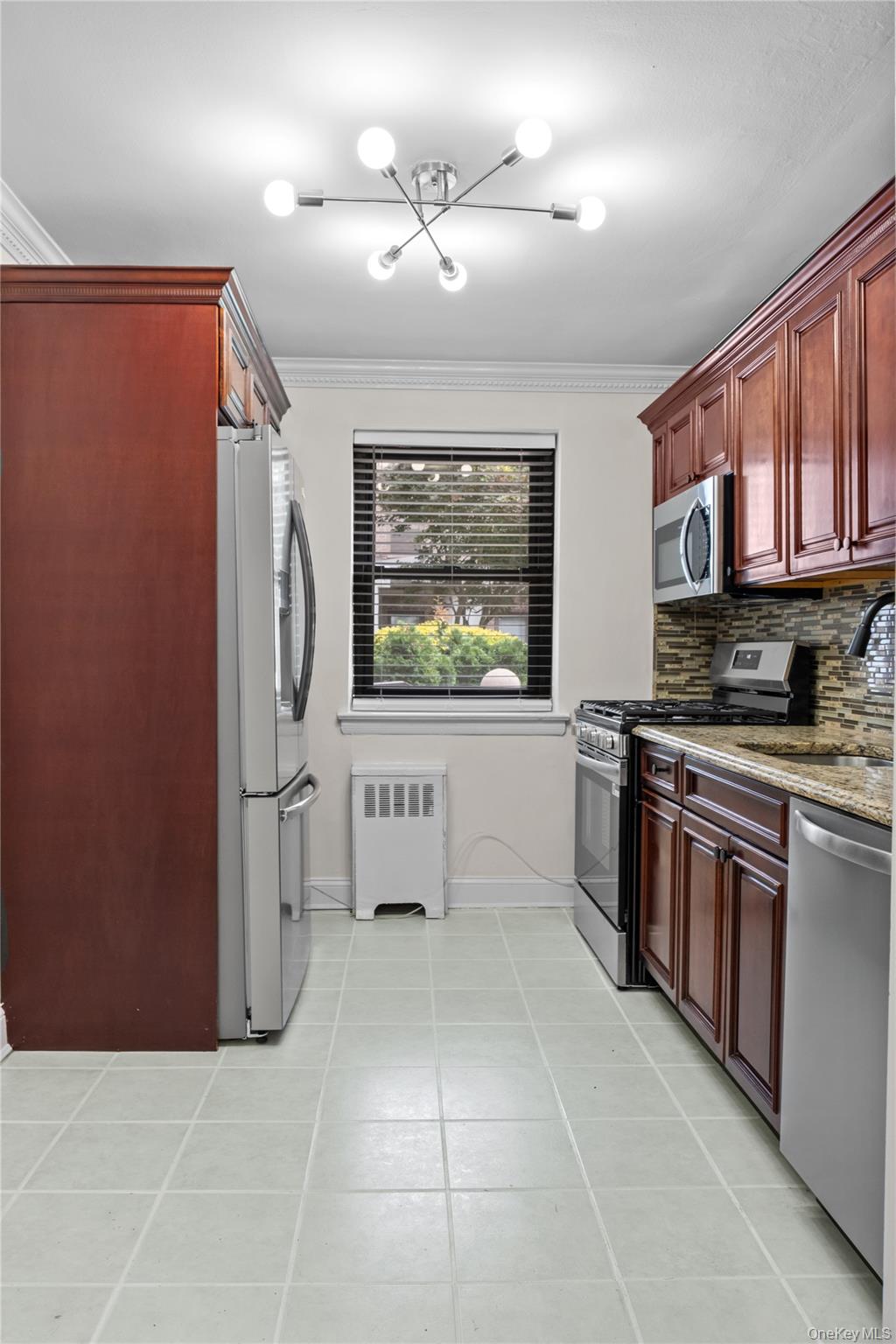 6 West Mill Drive # 1A, Great Neck, NY 11021