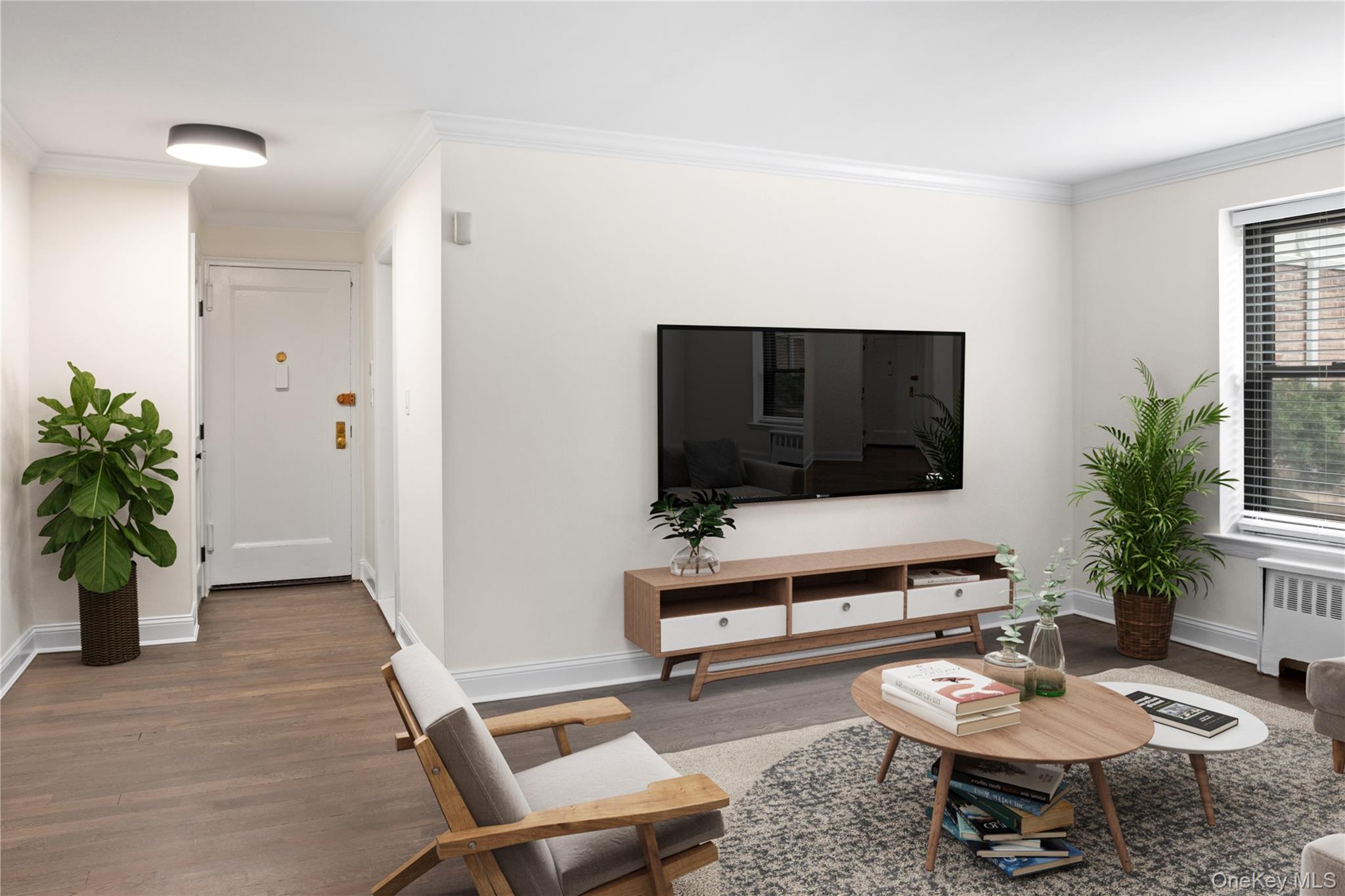 6 West Mill Drive # 1A, Great Neck, NY 11021