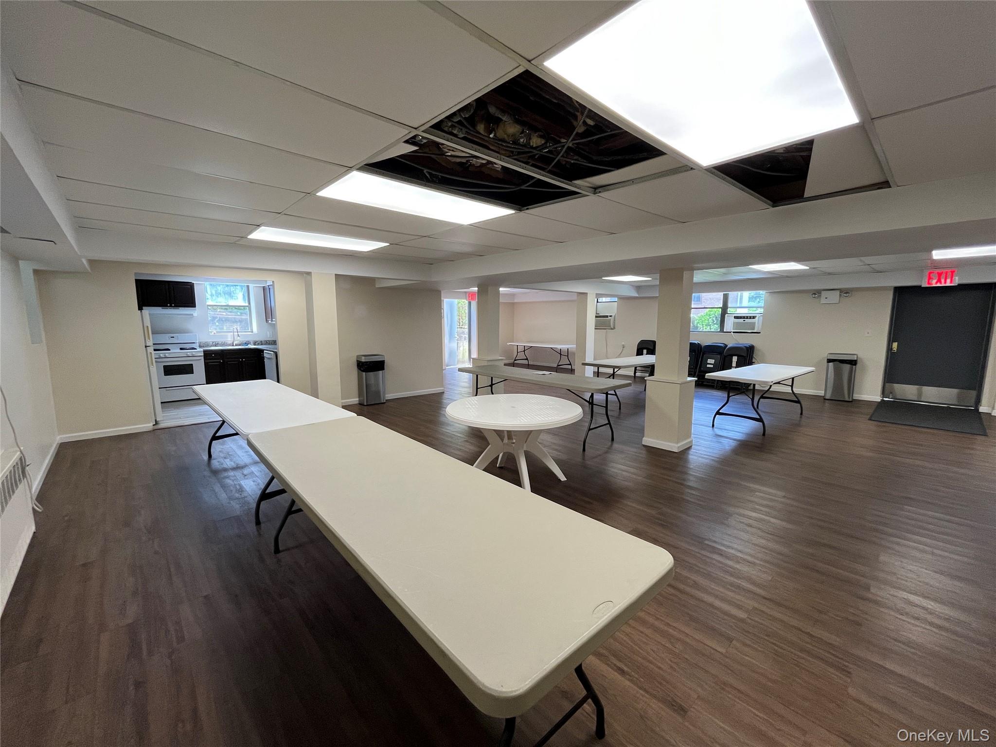 6 West Mill Drive # 1A, Great Neck, NY 11021