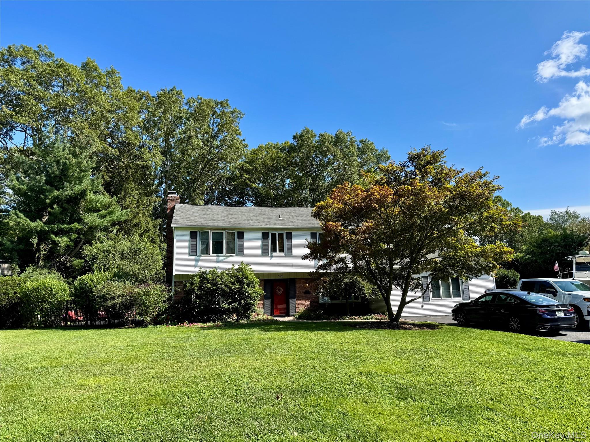 16 Sheppard Lane, Brookhaven, NY 11790