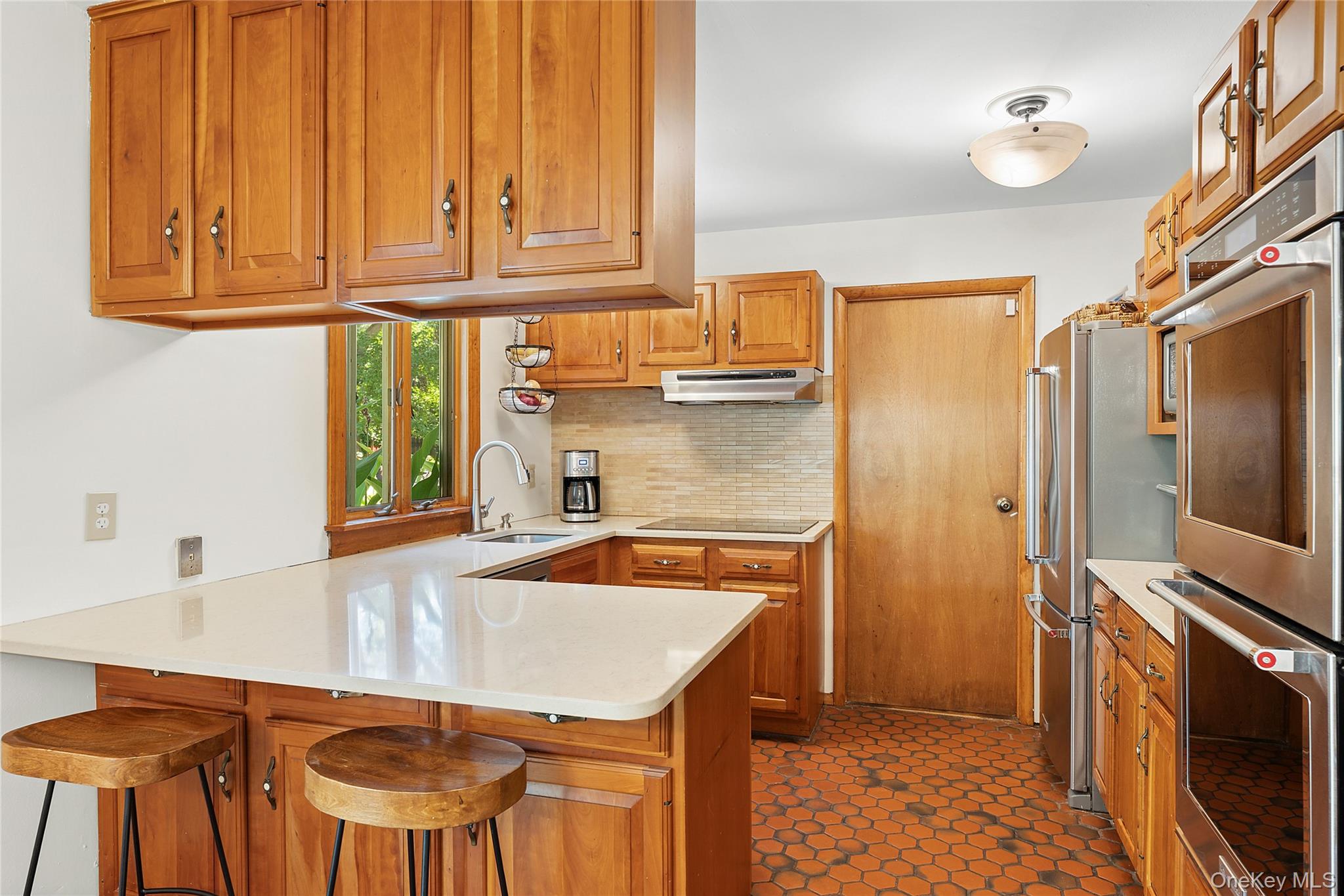 16 Sheppard Lane, Stony Brook, NY 11790