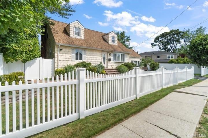 8 Spruce Avenue, Bethpage, NY 11714