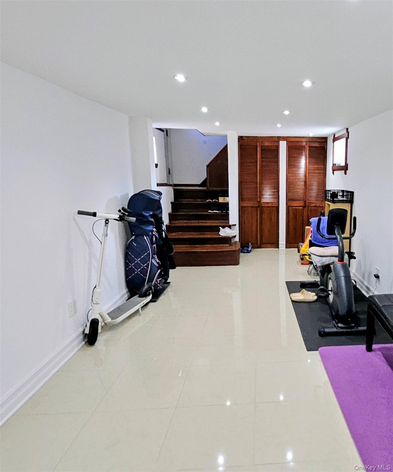 4020 249th St, Flushing, NY 11363