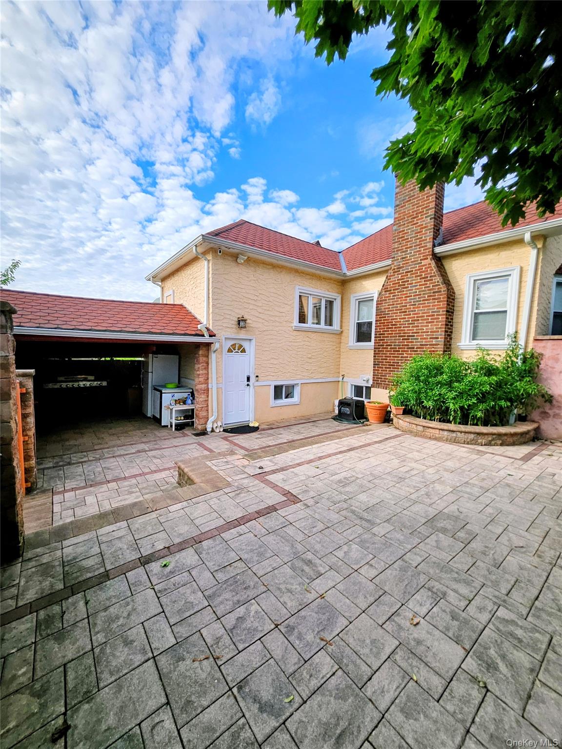 4020 249th St, Flushing, NY 11363