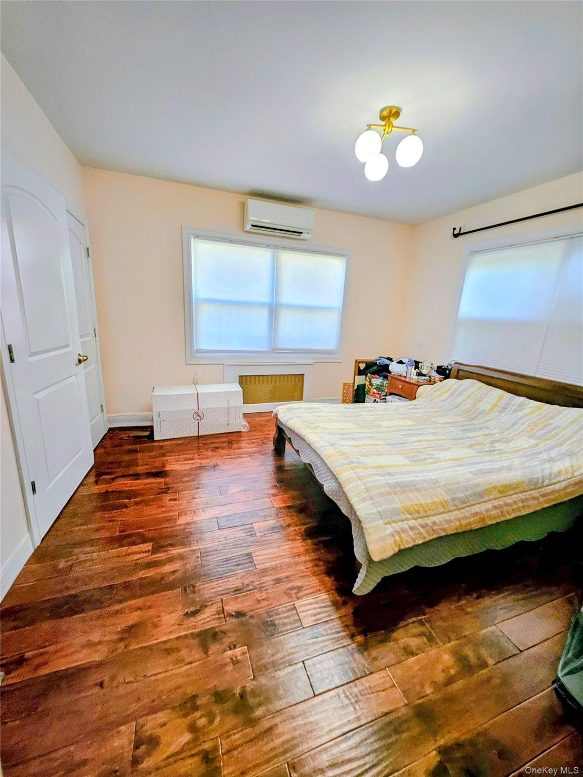 4020 249th St, Flushing, NY 11363