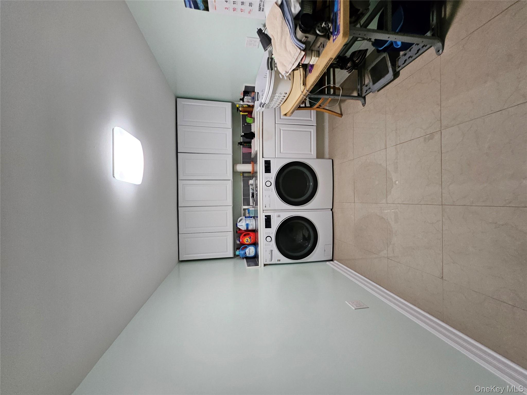 4020 249th St, Flushing, NY 11363