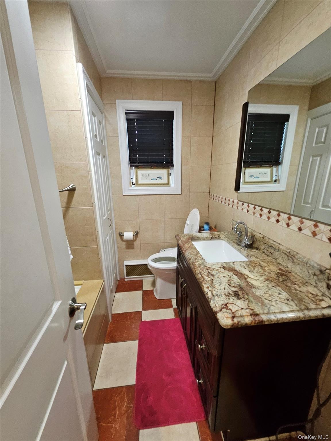 4020 249th St, Flushing, NY 11363