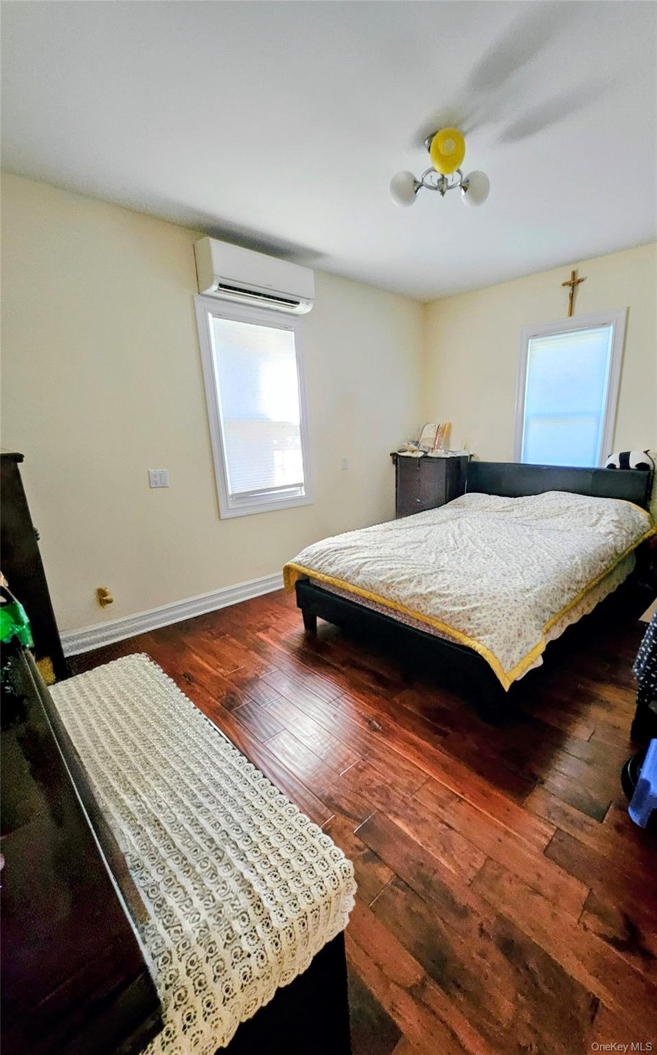 4020 249th St, Flushing, NY 11363