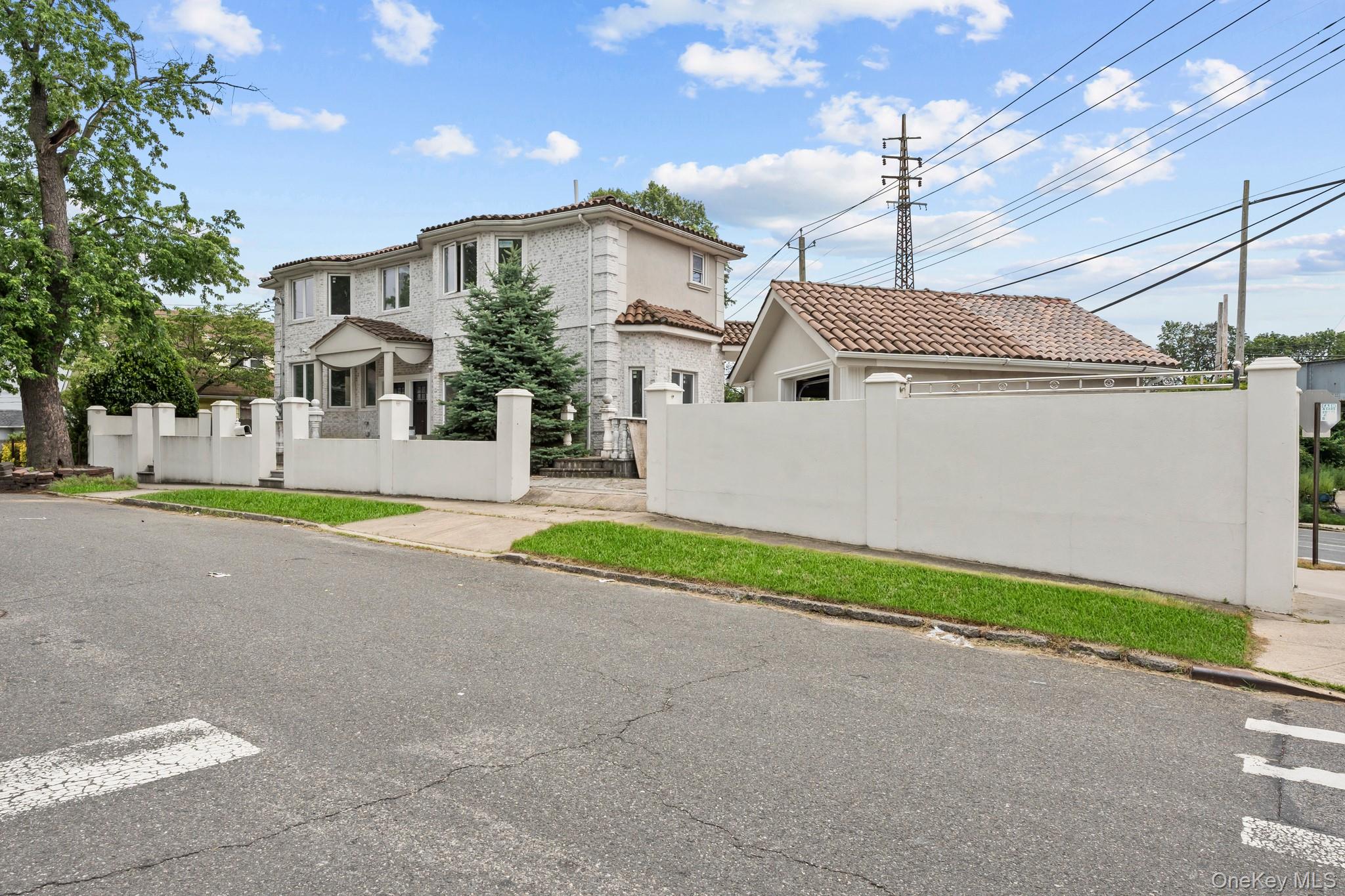 21908 138th Road, Laurelton, NY 11413