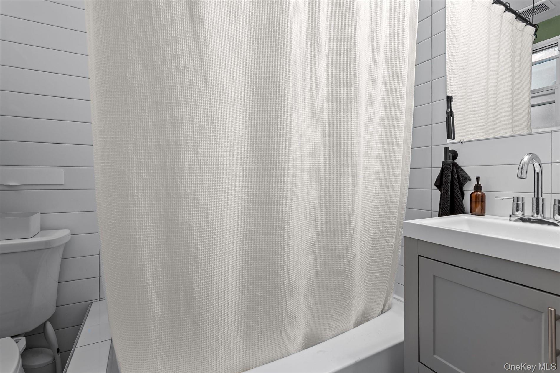 5929 Linden Street, Ridgewood, NY 11385