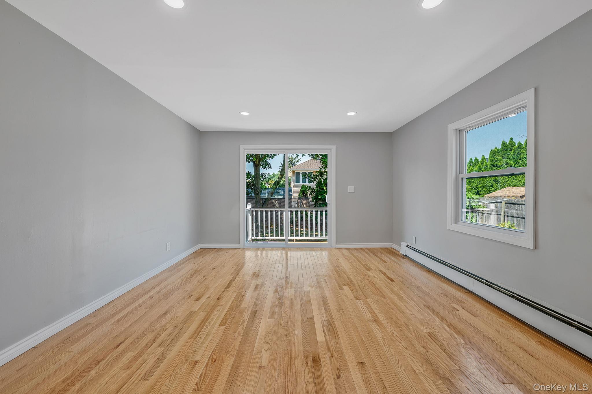 28 W 6th Street, Deer Park, NY 11729