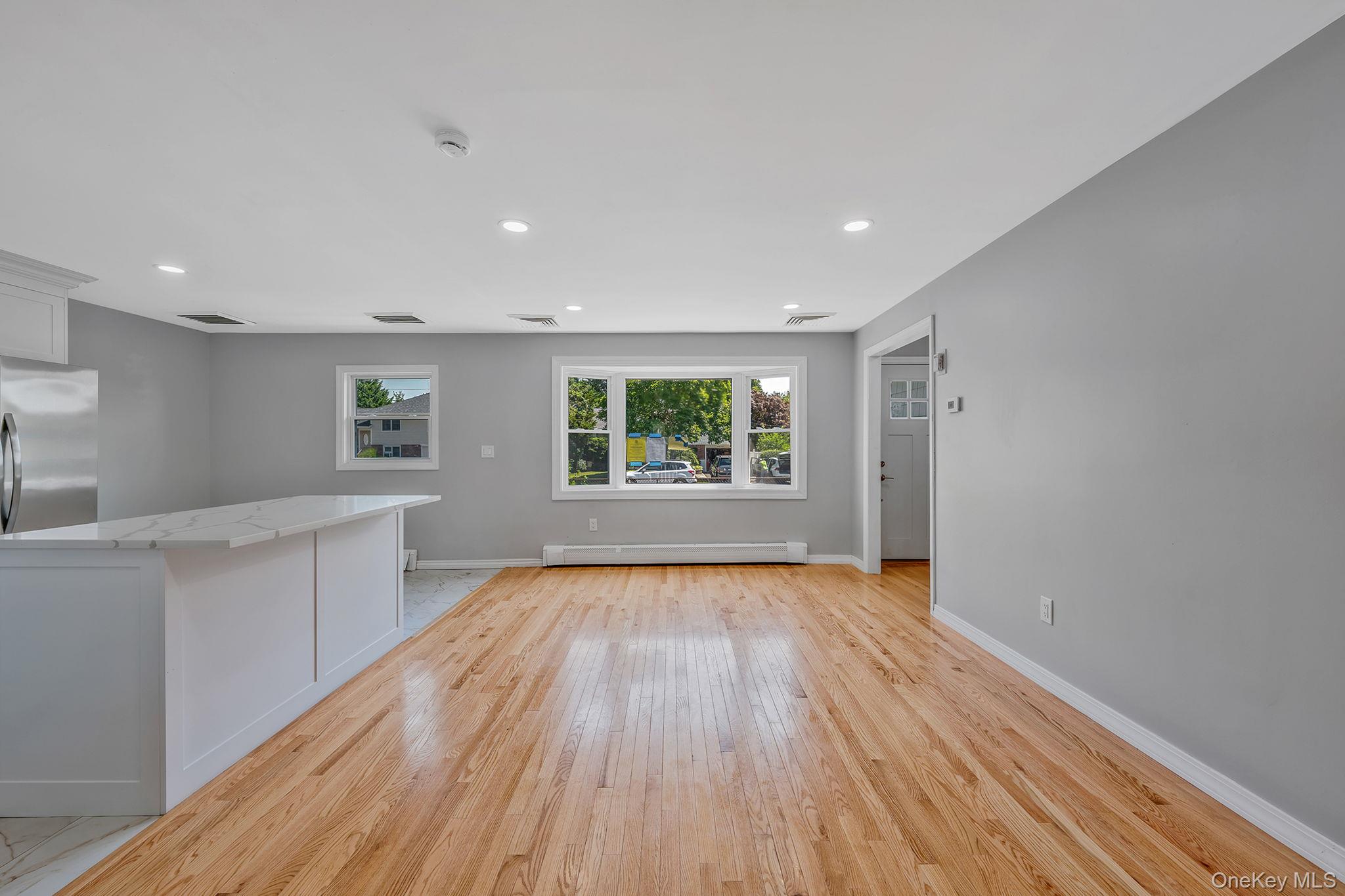 28 W 6th Street, Deer Park, NY 11729