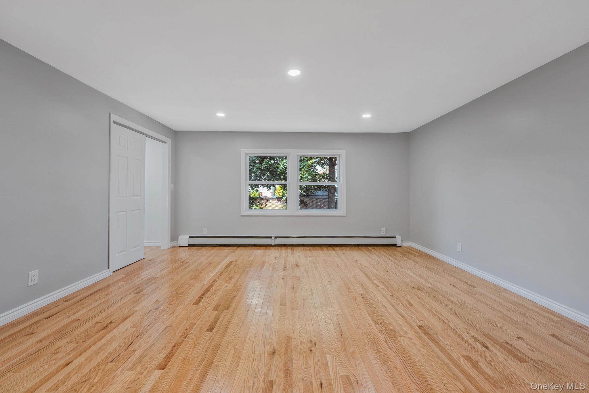 28 W 6th Street, Deer Park, NY 11729